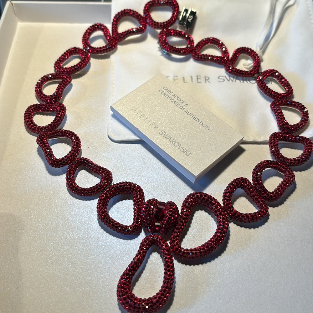 Authentic Atelier Swarovski Exclusive Red Set - Picture 11 of 17